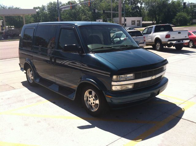 2003 Chevrolet Astro Sport PZEV