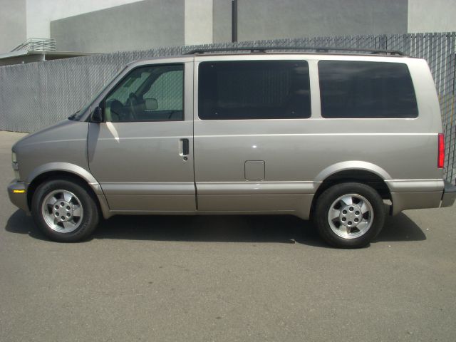 2003 Chevrolet Astro 4wd