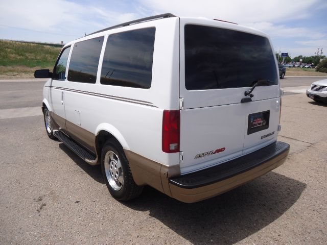 2003 Chevrolet Astro FWD 4dr XR