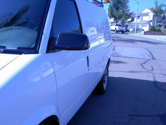 2003 Chevrolet Astro Sport PZEV