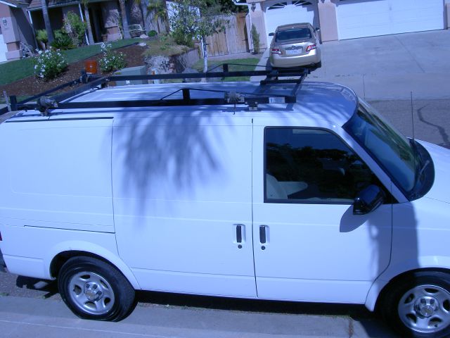 2003 Chevrolet Astro Sport PZEV