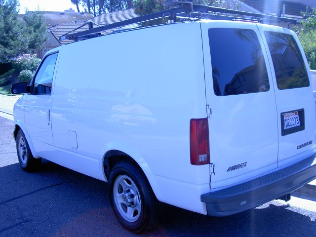 2003 Chevrolet Astro Sport PZEV