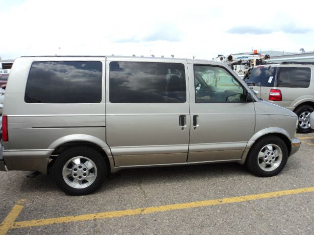 2003 Chevrolet Astro EX - DUAL Power Doors