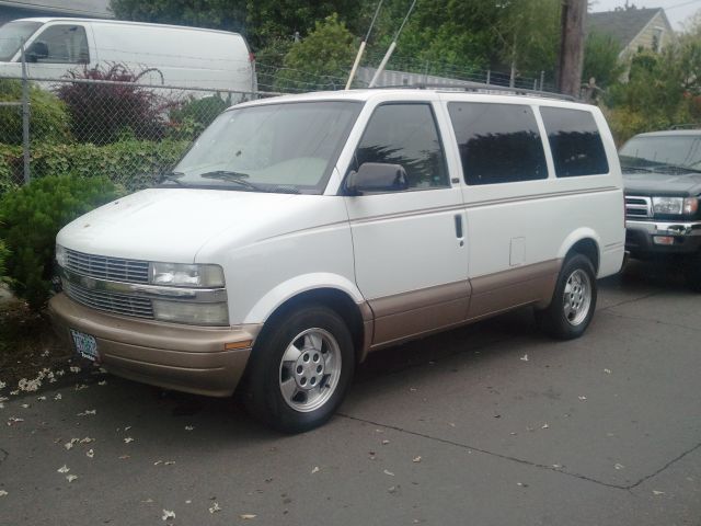 2003 Chevrolet Astro EX - DUAL Power Doors