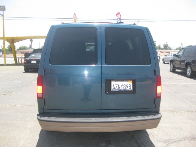 2003 Chevrolet Astro 4wd