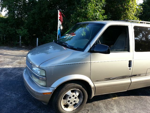 2003 Chevrolet Astro EX - DUAL Power Doors