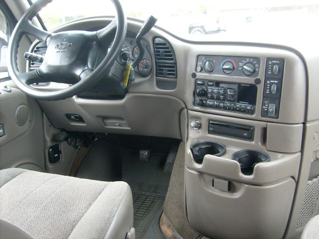 2003 Chevrolet Astro 4wd