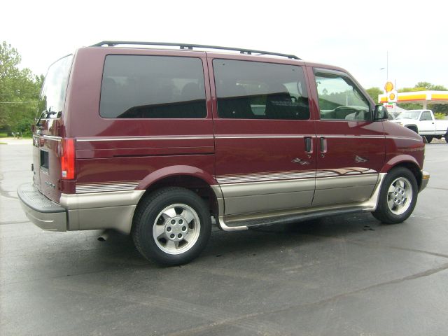 2003 Chevrolet Astro 4wd