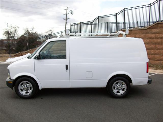 2003 Chevrolet Astro Overland 4X4