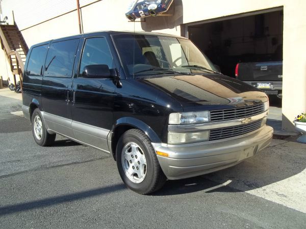 2004 Chevrolet Astro EX - DUAL Power Doors