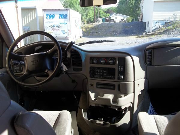 2004 Chevrolet Astro EX - DUAL Power Doors