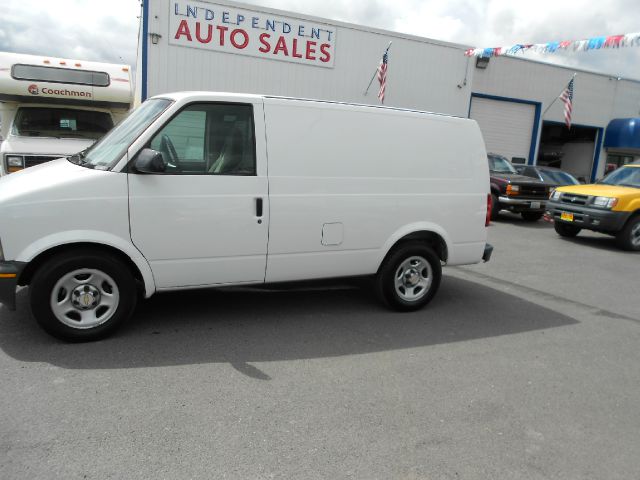 2004 Chevrolet Astro Water Truck