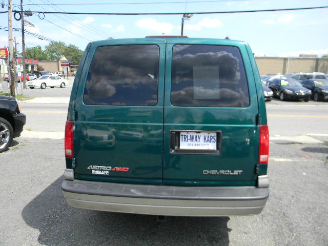 2004 Chevrolet Astro EX - DUAL Power Doors