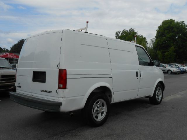 2004 Chevrolet Astro Sport PZEV