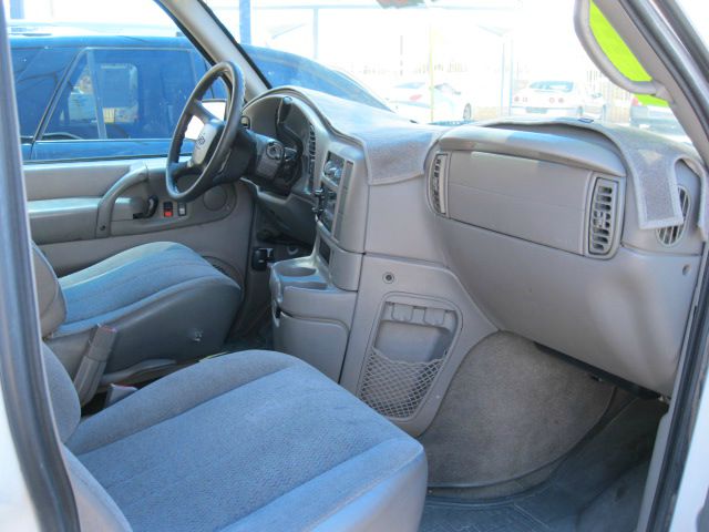 2004 Chevrolet Astro 4wd