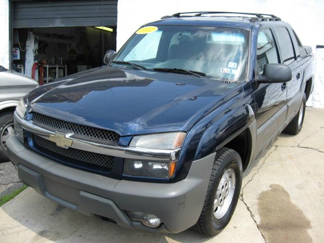 2002 Chevrolet Avalanche C350 4dr Sdn 3.5L Sport RWD Sedan