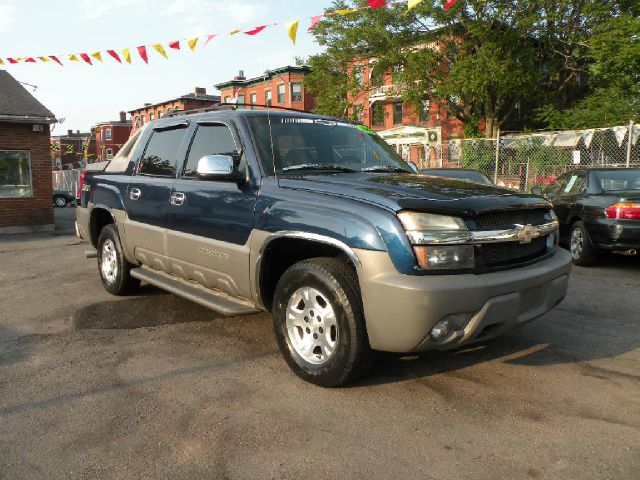 2002 Chevrolet Avalanche C350 4dr Sdn 3.5L Sport RWD Sedan