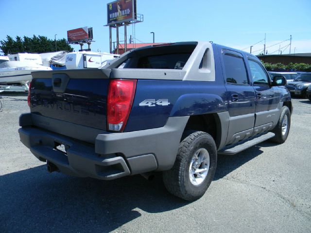 2002 Chevrolet Avalanche C350 4dr Sdn 3.5L Sport RWD Sedan