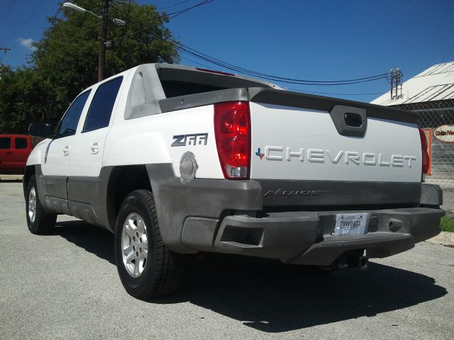 2002 Chevrolet Avalanche C350 4dr Sdn 3.5L Sport RWD Sedan