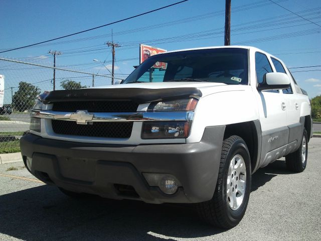 2002 Chevrolet Avalanche C350 4dr Sdn 3.5L Sport RWD Sedan