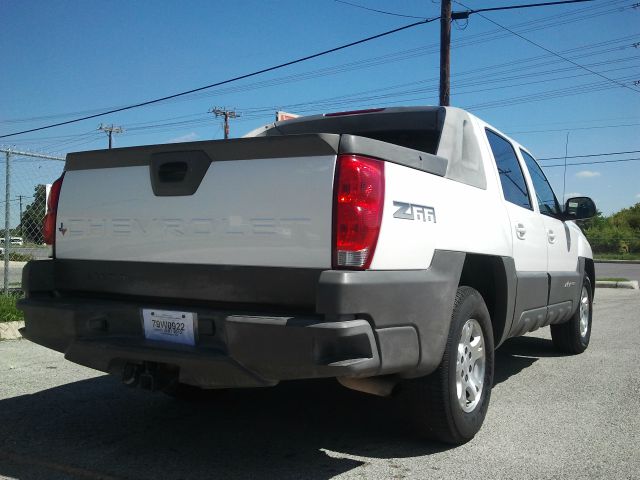 2002 Chevrolet Avalanche C350 4dr Sdn 3.5L Sport RWD Sedan