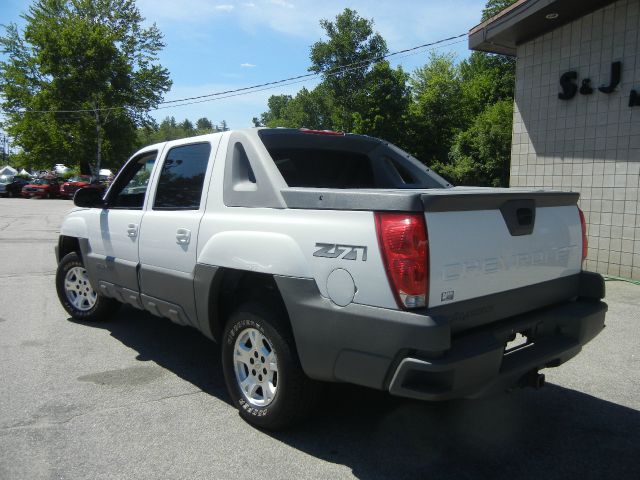 2002 Chevrolet Avalanche C350 4dr Sdn 3.5L Sport RWD Sedan