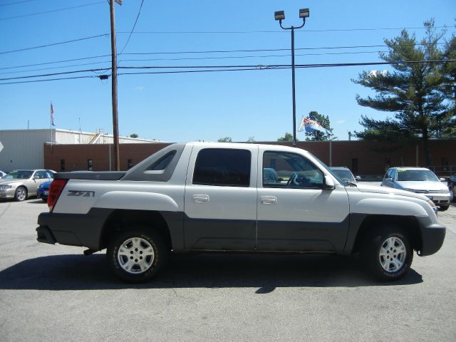 2002 Chevrolet Avalanche C350 4dr Sdn 3.5L Sport RWD Sedan