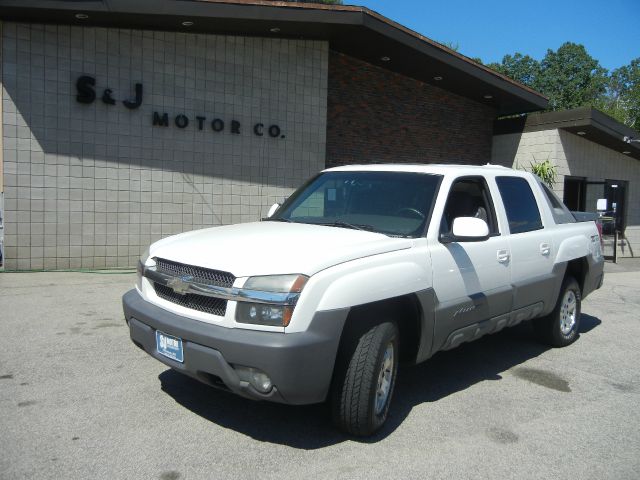 2002 Chevrolet Avalanche C350 4dr Sdn 3.5L Sport RWD Sedan