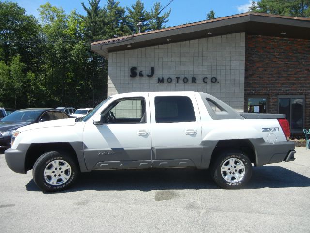 2002 Chevrolet Avalanche C350 4dr Sdn 3.5L Sport RWD Sedan