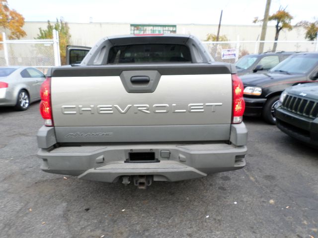 2002 Chevrolet Avalanche C350 4dr Sdn 3.5L Sport RWD Sedan