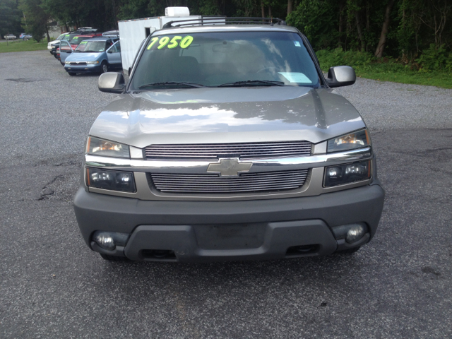 2002 Chevrolet Avalanche C350 4dr Sdn 3.5L Sport RWD Sedan