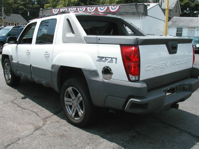 2002 Chevrolet Avalanche C350 4dr Sdn 3.5L Sport RWD Sedan