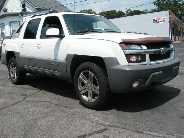 2002 Chevrolet Avalanche C350 4dr Sdn 3.5L Sport RWD Sedan