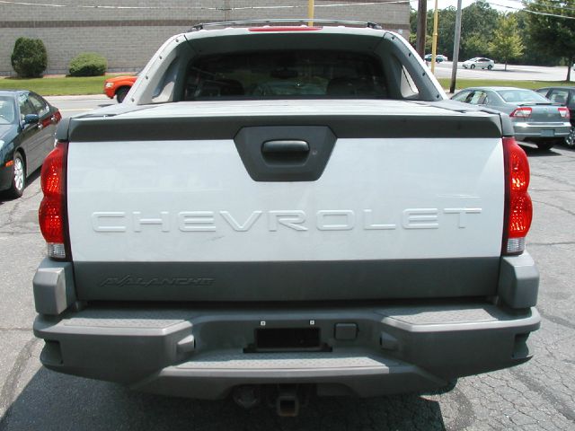 2002 Chevrolet Avalanche C350 4dr Sdn 3.5L Sport RWD Sedan