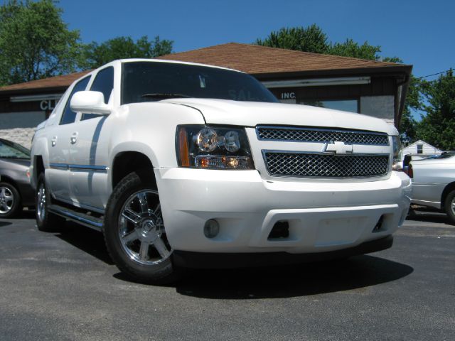 2002 Chevrolet Avalanche C350 4dr Sdn 3.5L Sport RWD Sedan