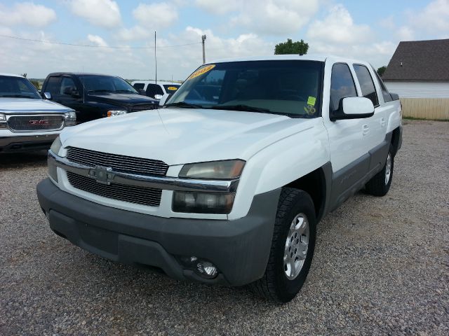 2002 Chevrolet Avalanche C350 4dr Sdn 3.5L Sport RWD Sedan