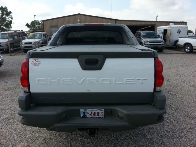 2002 Chevrolet Avalanche C350 4dr Sdn 3.5L Sport RWD Sedan