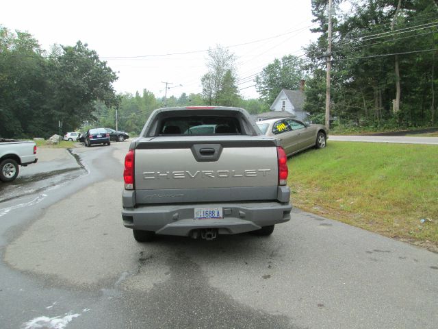 2002 Chevrolet Avalanche C350 4dr Sdn 3.5L Sport RWD Sedan