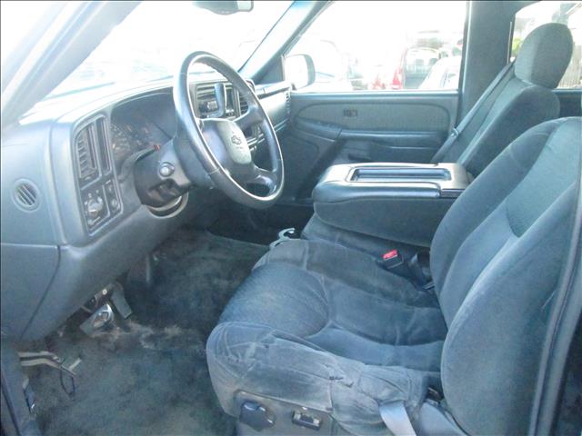 2002 Chevrolet Avalanche C350 4dr Sdn 3.5L Sport RWD Sedan