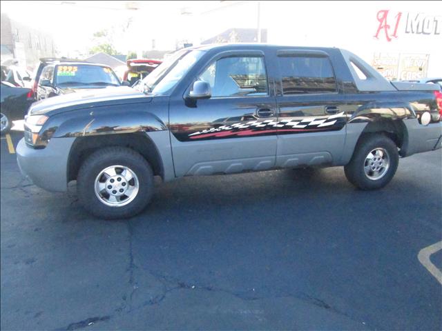 2002 Chevrolet Avalanche C350 4dr Sdn 3.5L Sport RWD Sedan