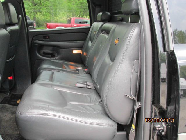 2002 Chevrolet Avalanche 1996 Dodge ST