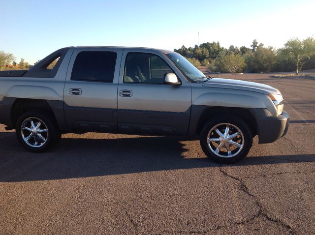 2002 Chevrolet Avalanche C350 4dr Sdn 3.5L Sport RWD Sedan