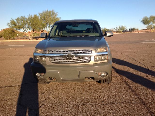 2002 Chevrolet Avalanche C350 4dr Sdn 3.5L Sport RWD Sedan