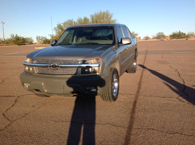 2002 Chevrolet Avalanche C350 4dr Sdn 3.5L Sport RWD Sedan