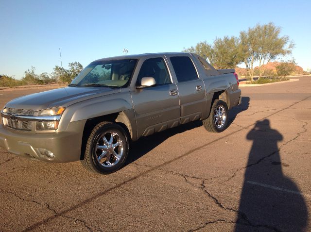 2002 Chevrolet Avalanche C350 4dr Sdn 3.5L Sport RWD Sedan