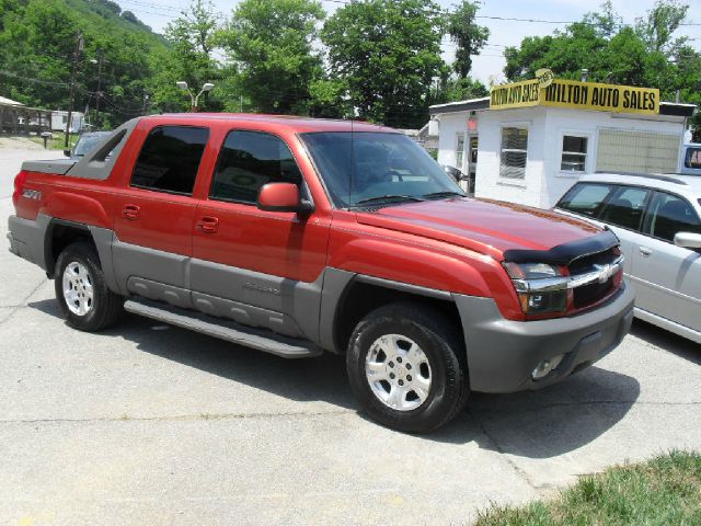 2002 Chevrolet Avalanche C350 4dr Sdn 3.5L Sport RWD Sedan