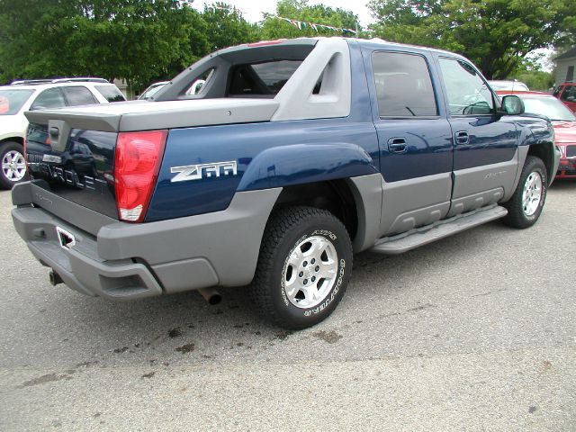 2002 Chevrolet Avalanche C350 4dr Sdn 3.5L Sport RWD Sedan