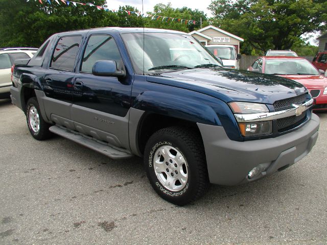 2002 Chevrolet Avalanche C350 4dr Sdn 3.5L Sport RWD Sedan