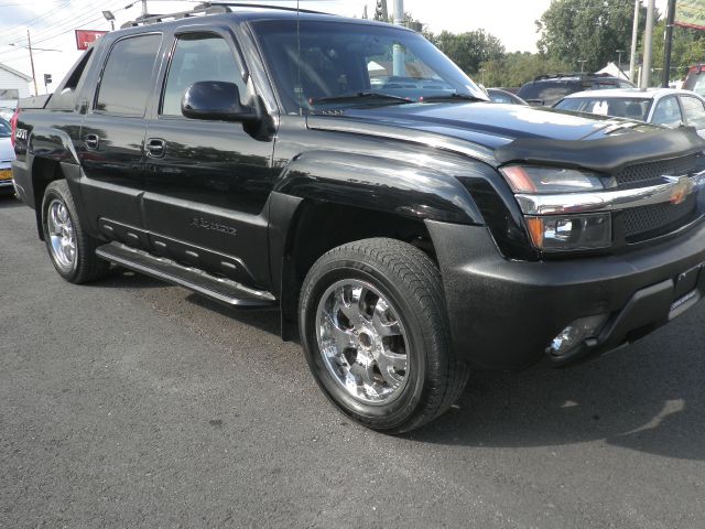 2002 Chevrolet Avalanche C350 4dr Sdn 3.5L Sport RWD Sedan