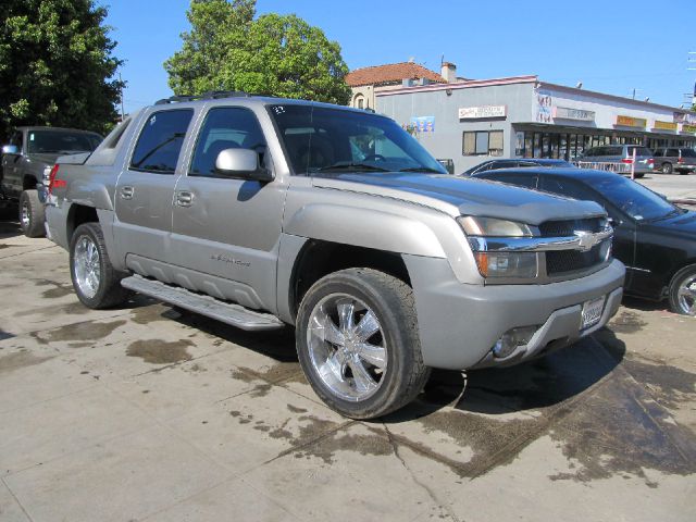 2002 Chevrolet Avalanche C350 4dr Sdn 3.5L Sport RWD Sedan